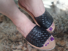 Load image into Gallery viewer, Ruby Sandals Black