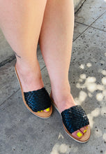 Load image into Gallery viewer, Ruby Sandals Black