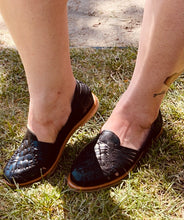 Load image into Gallery viewer, Huaraches Adelita Black