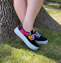 Load image into Gallery viewer, Floral Shoes Black