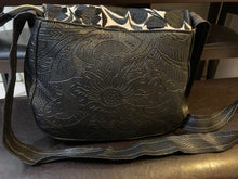 Load image into Gallery viewer, Floral Crossbody Purse
